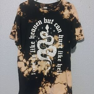 Gildan Black Tan Tie-Dye Short‎ Sleeve Tee Snake Love Is Heaven Hurts Like Hell